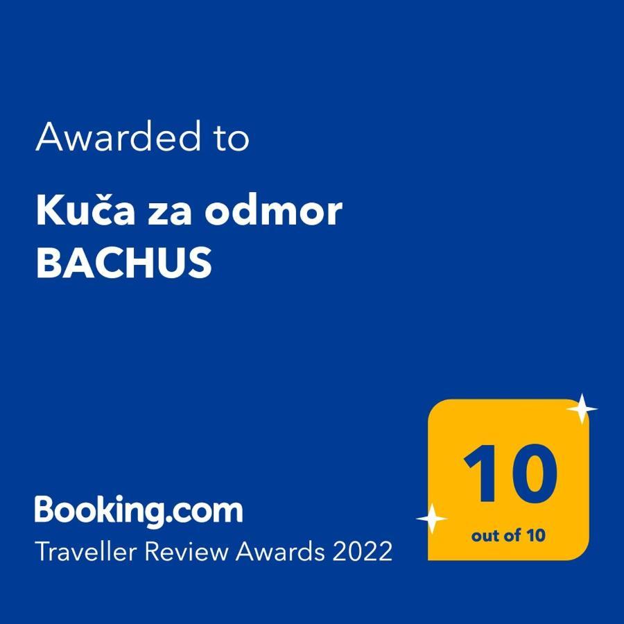 Villa Kuca Za Odmor Bachus Peroj Exterior foto