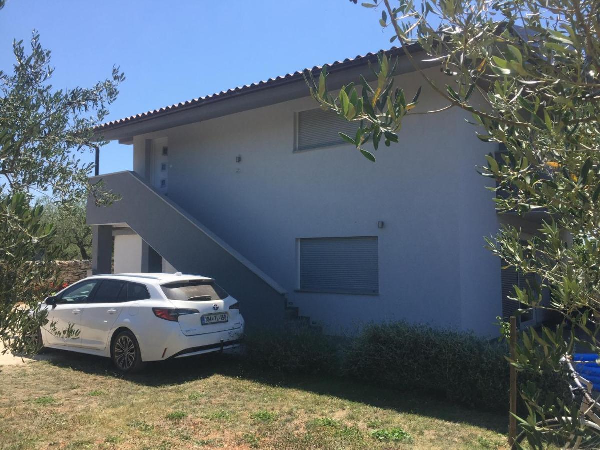 Villa Kuca Za Odmor Bachus Peroj Exterior foto